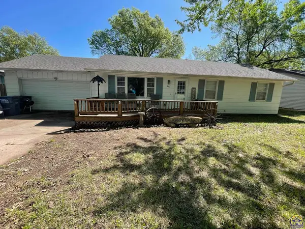 824 Waverly Way, Emporia, KS 66801