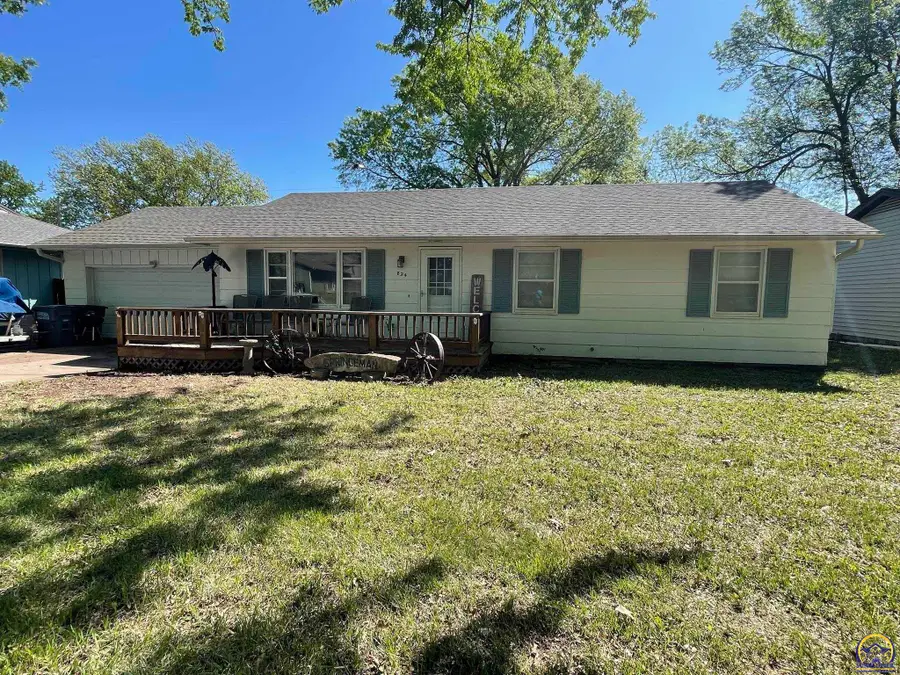 824 Waverly Way, Emporia, KS 66801 - #2