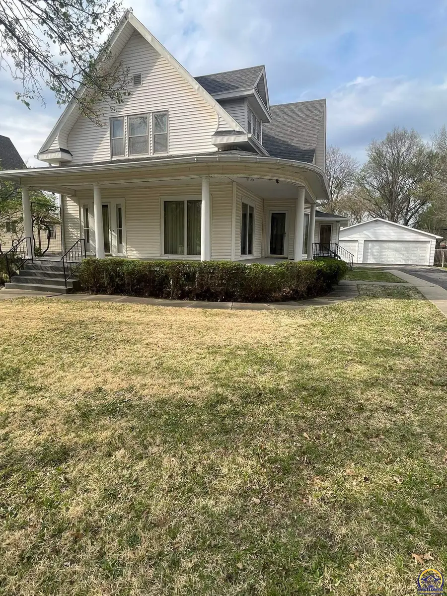 214 W 5th St, Lebo, KS 66856 - #3