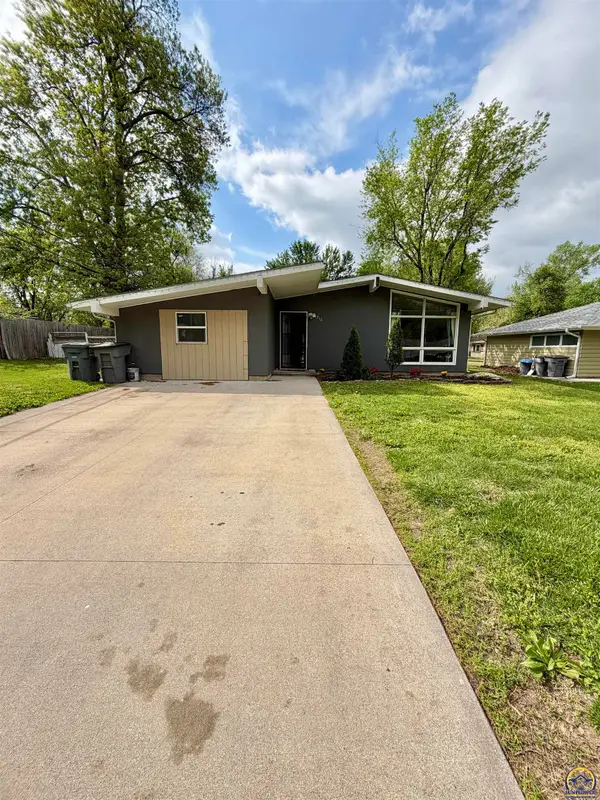 1715 W 13th Ave, Emporia, KS 66801