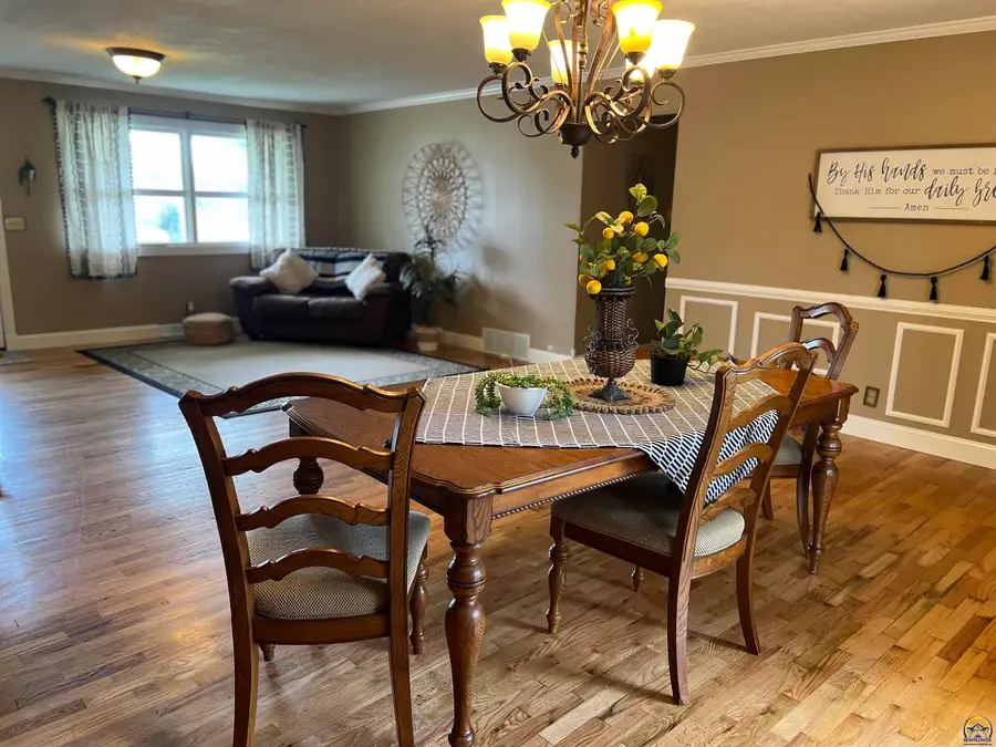 1113 Prairie St, Emporia, KS 66801 - #3