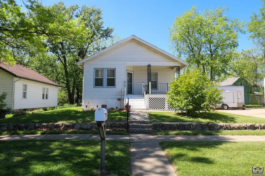 523 East St, Emporia, KS 66801 - #2