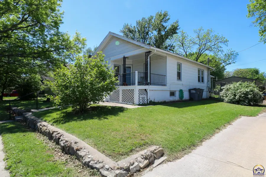 523 East St, Emporia, KS 66801 - #3