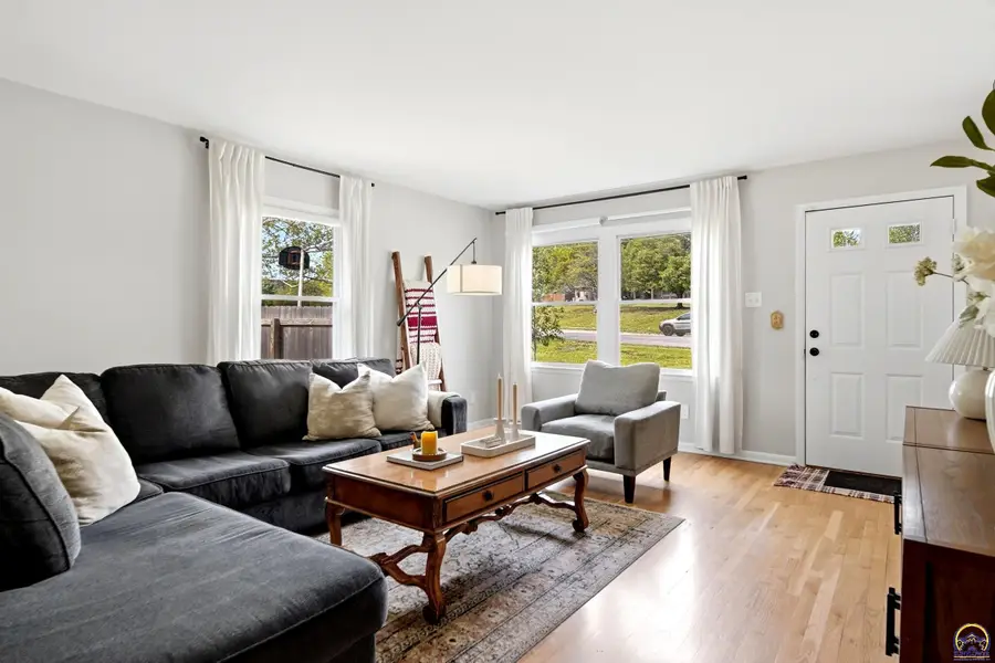 3106 SW Burlingame Rd, Topeka, KS 66611 - #3