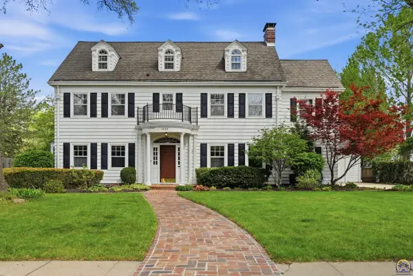 3154 SW 15th St, Topeka, KS 66604-2516