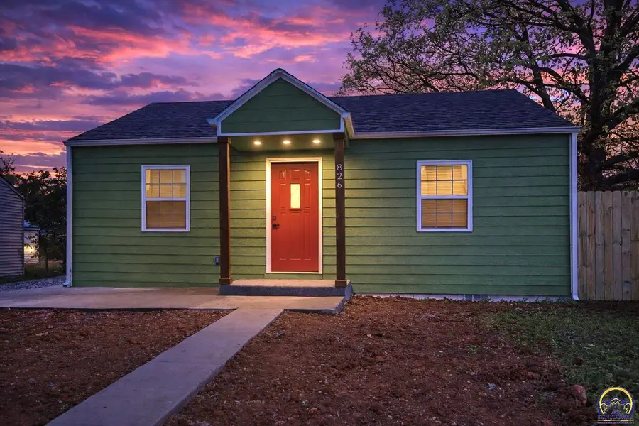 826 SE 33rd Ter, Topeka, KS 66605 - #3