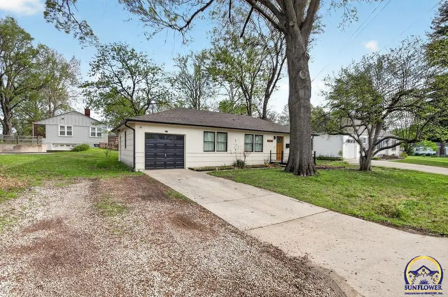 6620 W 56th St, Mission, KS 66202 - #2