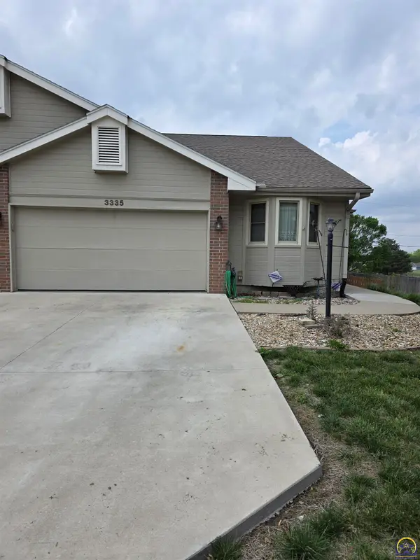 3335 SW Mcclure Ct, Topeka, KS 66614