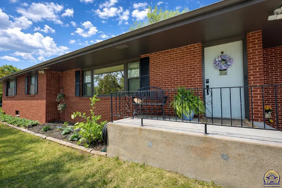 3711 SE California Ave, Topeka, KS 66609 - #2