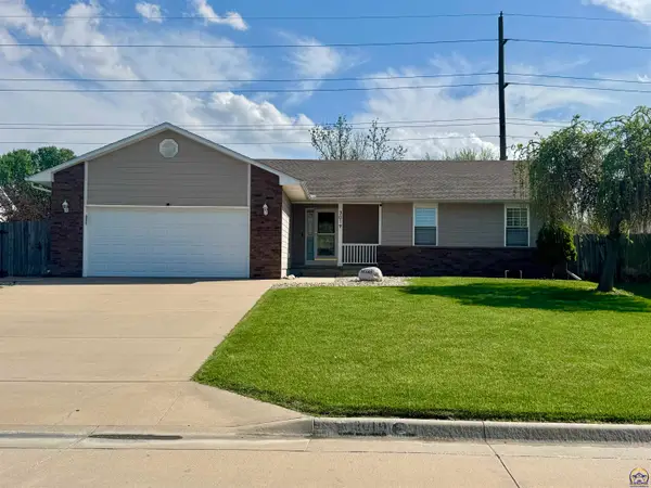 3019 S Parkway Ct, Emporia, KS 66801