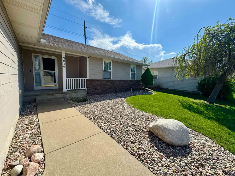 3019 S Parkway Ct, Emporia, KS 66801 - #2