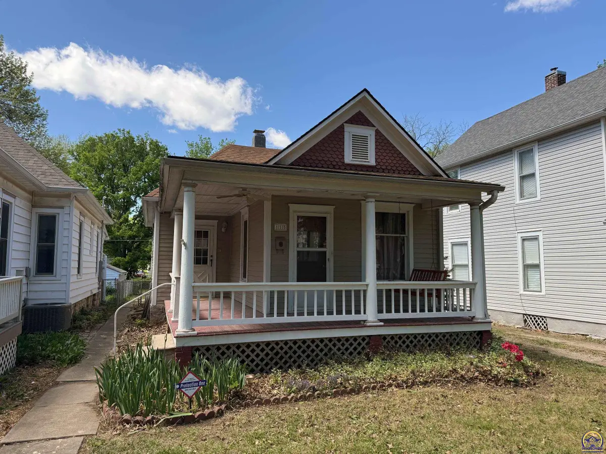 115 SW Fillmore St, Topeka, KS 66606 - #1