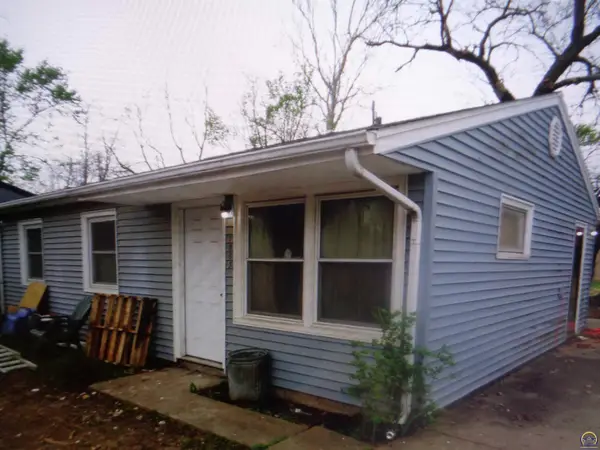 1805 SW Pennsylvania Ave, Topeka, KS 66607