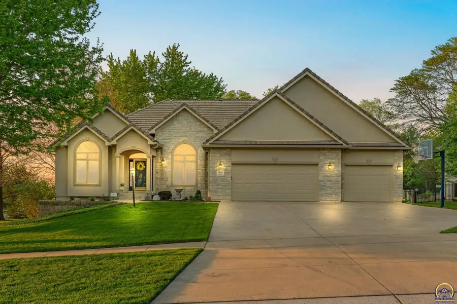 5956 SW Clarion Ln, Topeka, KS 66610 - #2
