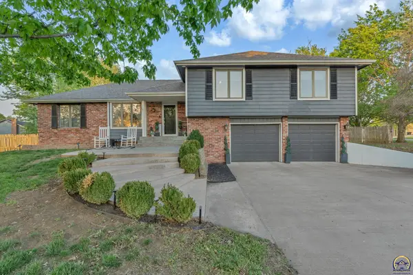 3740 SW Kings Forest Rd, Topeka, KS 66610