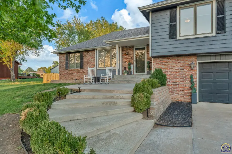 3740 SW Kings Forest Rd, Topeka, KS 66610 - #2