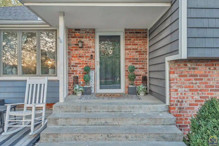 3740 SW Kings Forest Rd, Topeka, KS 66610 - #3