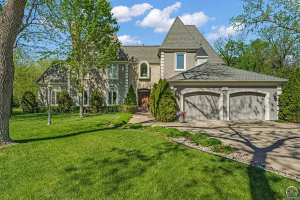 6034 SW 38th St, Topeka, KS 66610