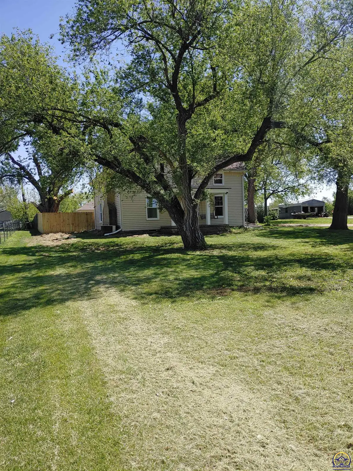 1403 Frazier St, Valley Falls, KS 66088 - #1