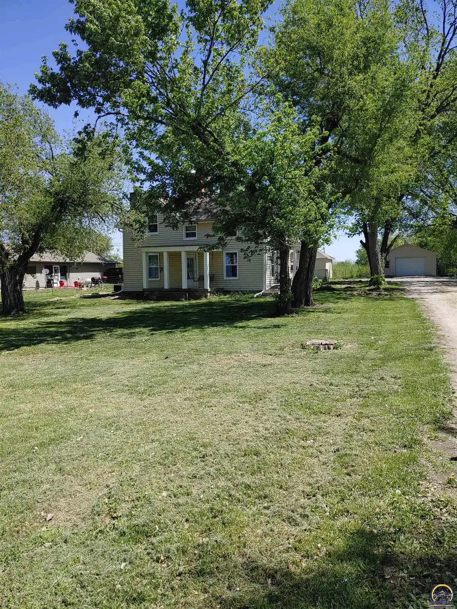 1403 Frazier St, Valley Falls, KS 66088 - #3