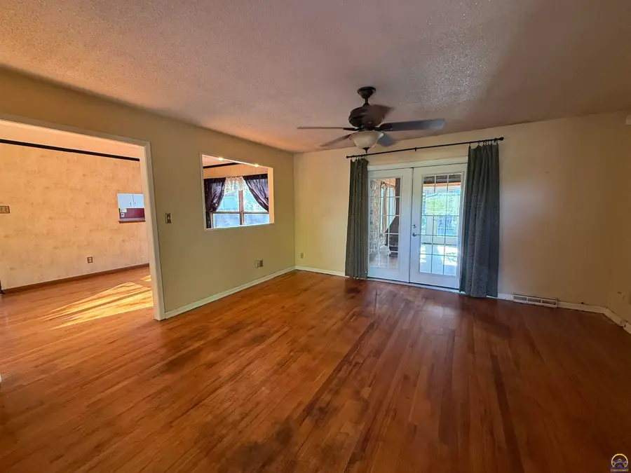 4849 NW Haven Rd, Topeka, KS 66617 - #3