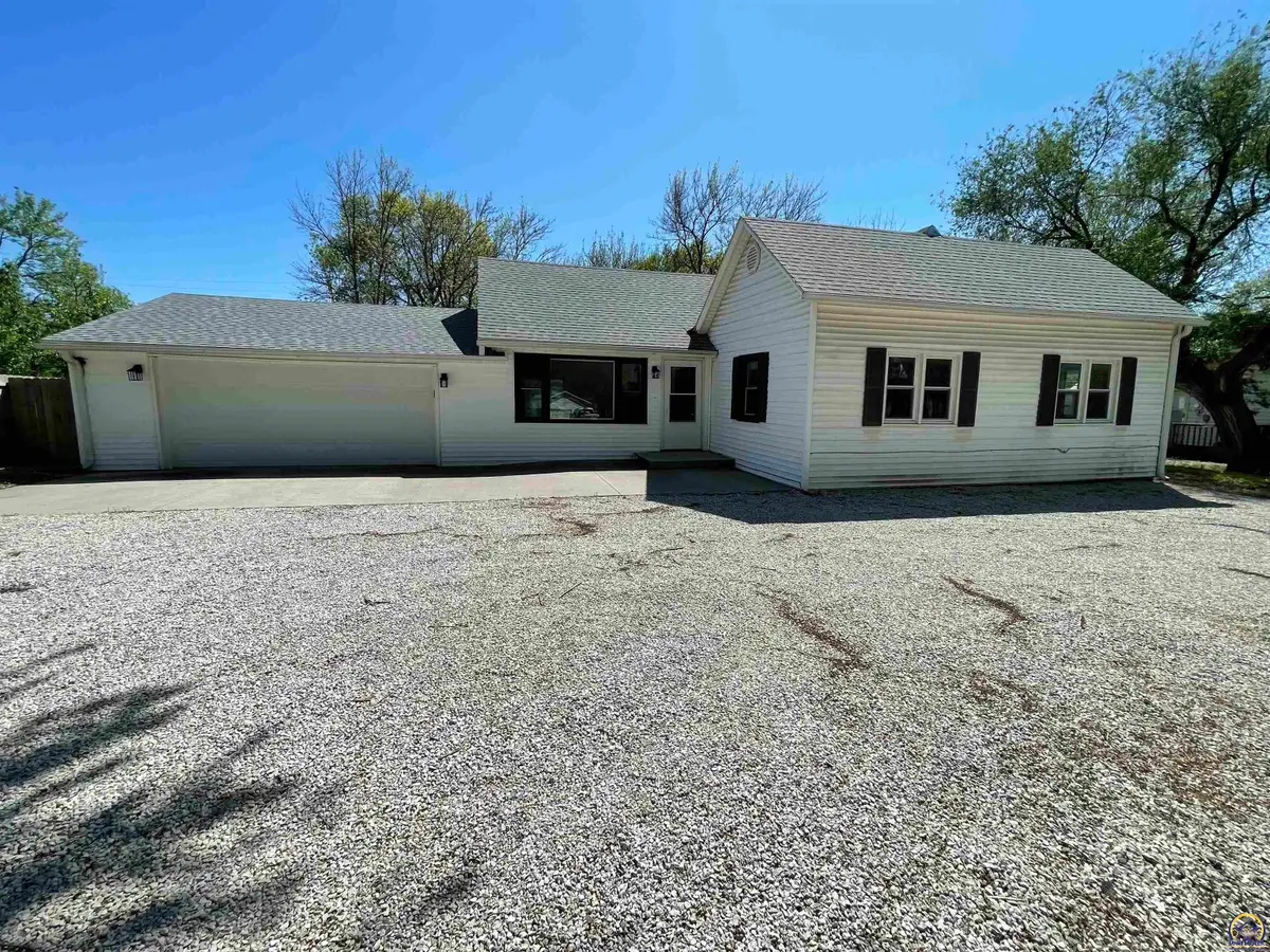 209 W 5th St, Lebo, KS 66856 - #1