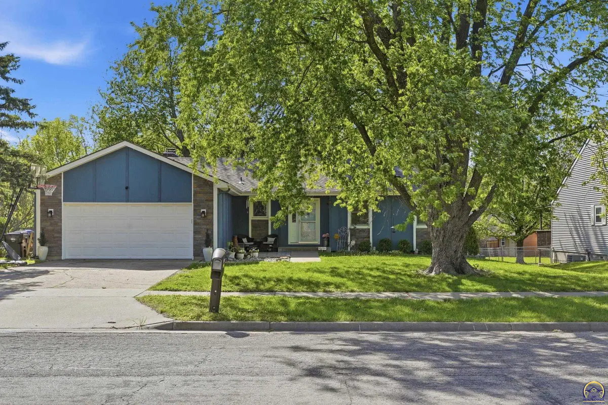 4405 SE Maryland Ave, Topeka, KS 66609 - #1