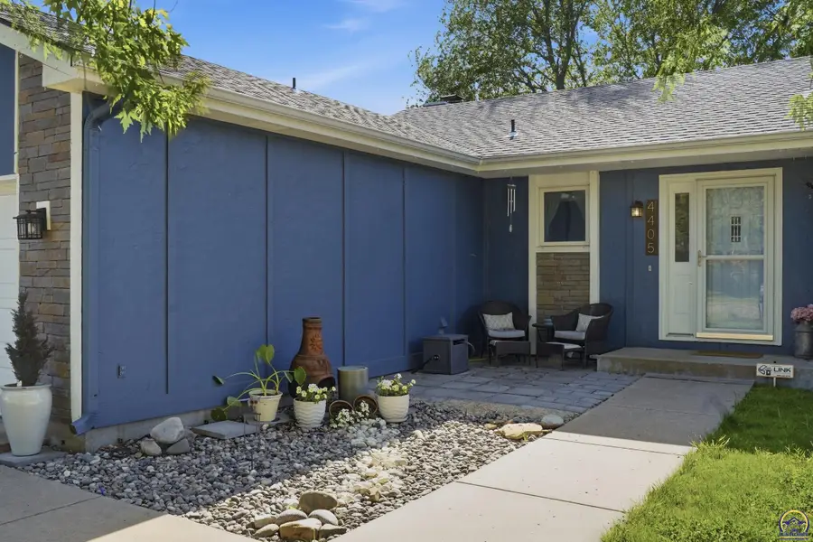 4405 SE Maryland Ave, Topeka, KS 66609 - #2