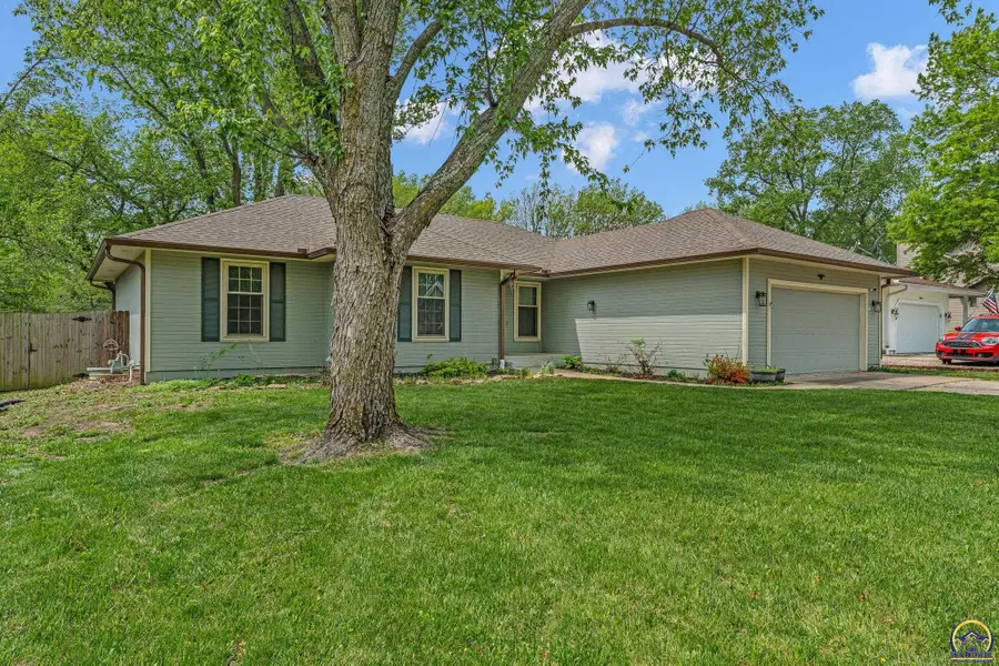 6605 SW Wentley Ln, Topeka, KS 66614 - #2