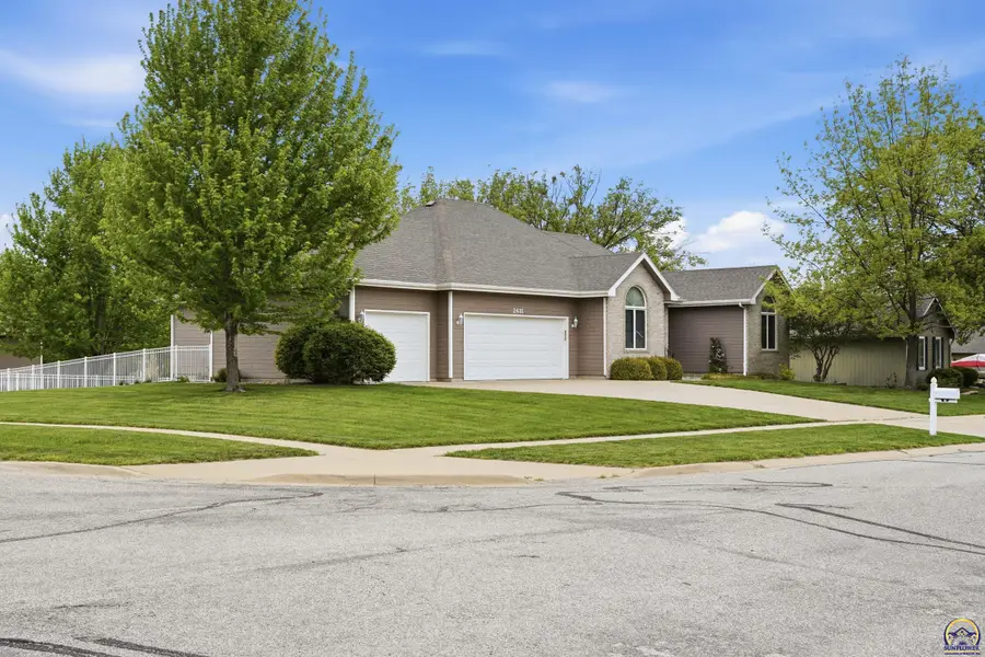2431 SE Saturn Dr, Topeka, KS 66605 - #2