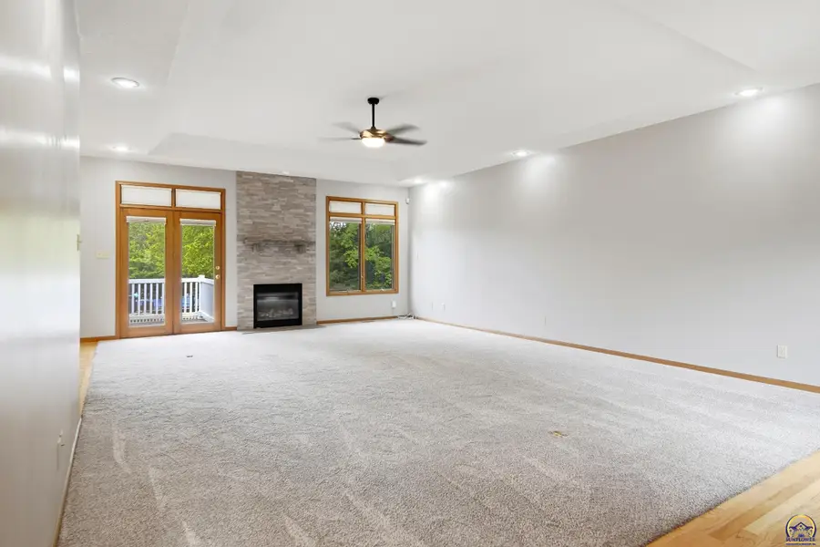 2431 SE Saturn Dr, Topeka, KS 66605 - #3