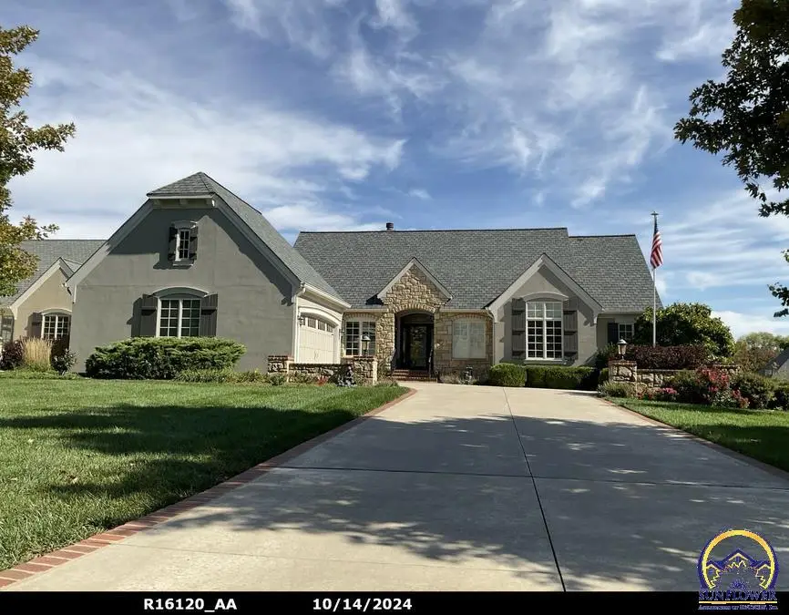 1012 SW Dartmoor Ln, Topeka, KS 66604 - #1