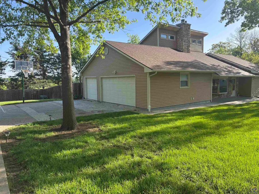 3530 NW 45th Ct, Topeka, KS 66618 - #3