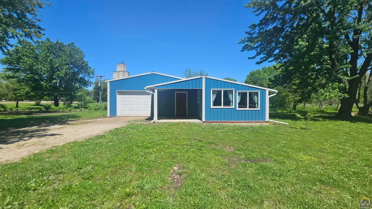 318 E Hall Ave, Burlingame, KS 66413 - #1