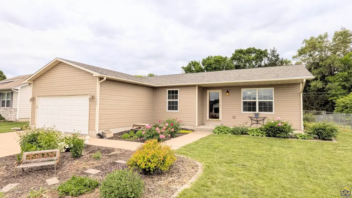 1223 Riley Ave, Emporia, KS 66801 - #1
