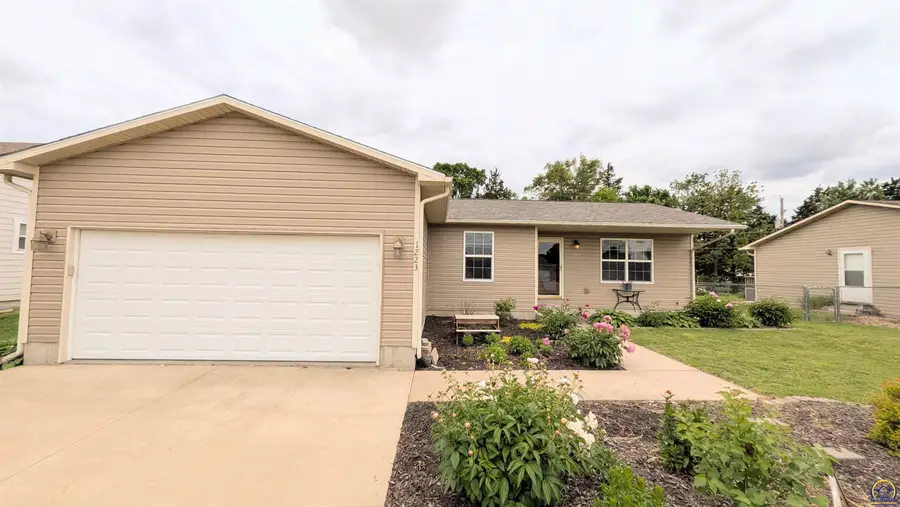 1223 Riley Ave, Emporia, KS 66801 - #2