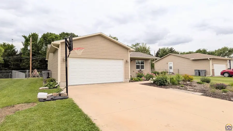 1223 Riley Ave, Emporia, KS 66801 - #3