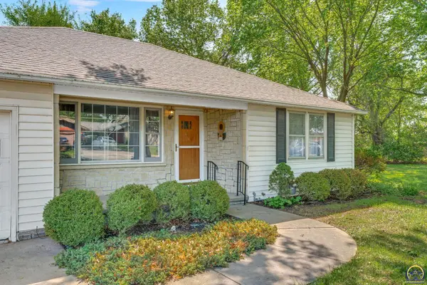 2008 SW Broadview Dr, Topeka, KS 66615