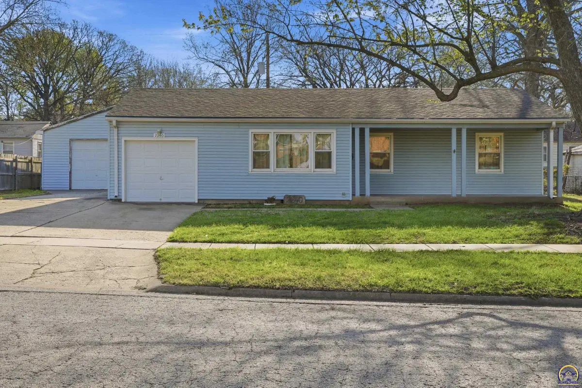 2240 SW Hope St, Topeka, KS 66614 - #1
