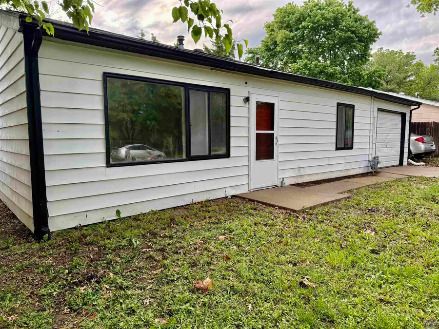 1531 Wedgewood Dr, Lawrence, KS 66044 - #2