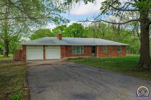 5020 SE 7th St, Tecumseh, KS 66542