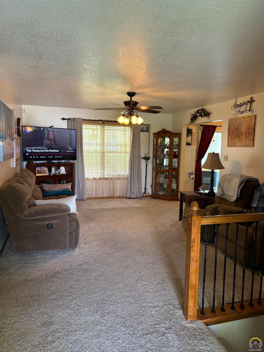 3431 NW 38th Ter, Topeka, KS 66618 - #3
