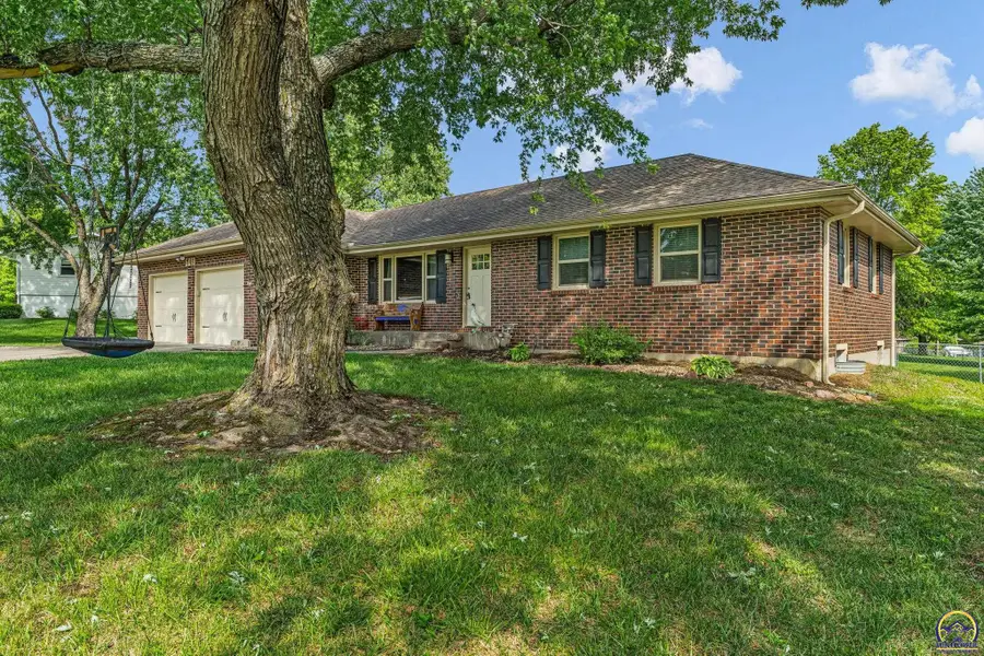 5018 NW Dawdy Dr, Topeka, KS 66618 - #3