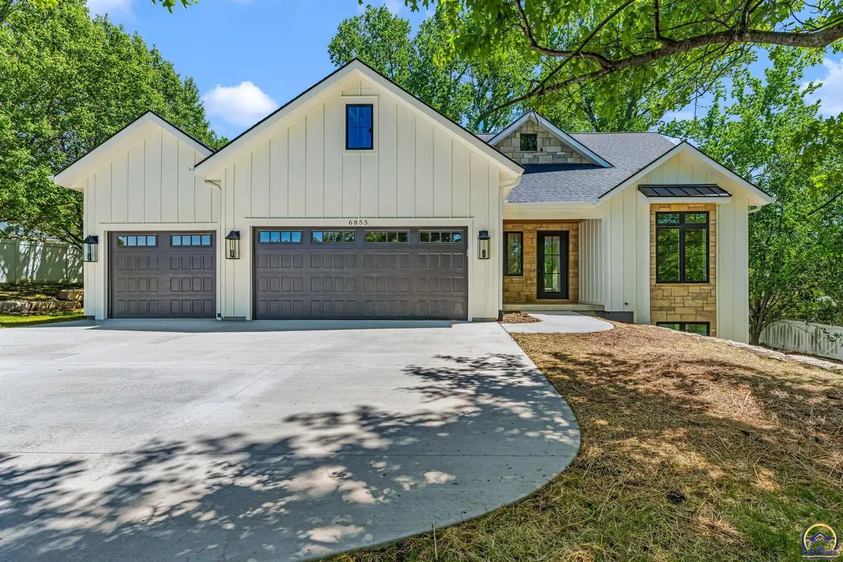 6855 SW Aylesbury Rd, Topeka, KS 66610 - #1