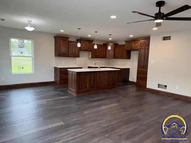 604 NW Palmer Pl, Topeka, KS 66617 - #3