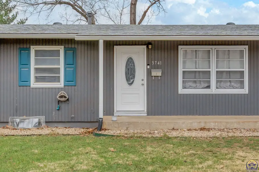 3741 SE Truman Ave, Topeka, KS 66609 - #3