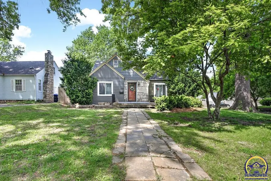 1101 SW Wayne Ave, Topeka, KS 66604 - #2