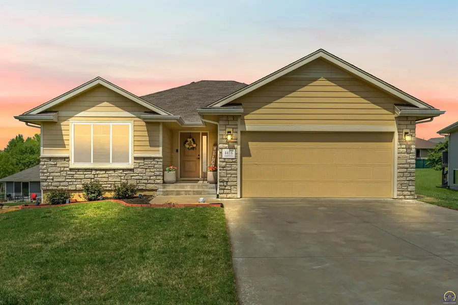 4416 SW Brandywine Ln, Topeka, KS 66610 - #3