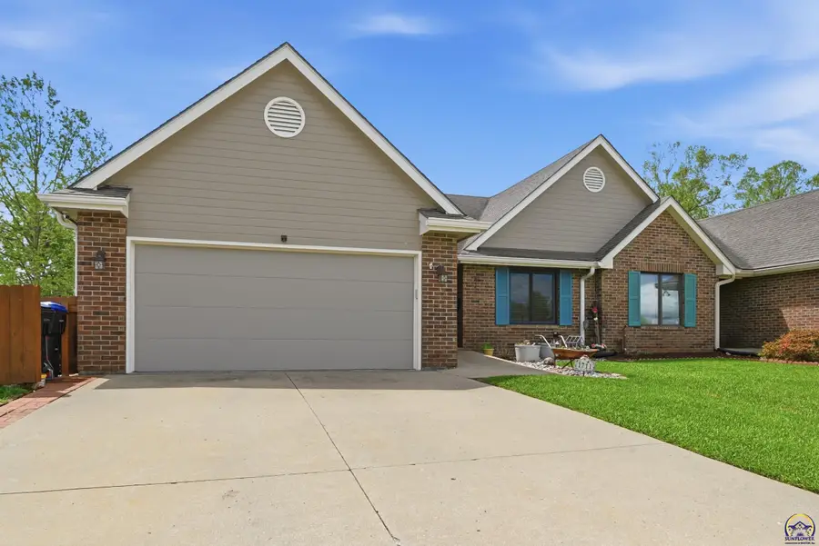 1711 SE 43rd Ter, Topeka, KS 66609 - #2