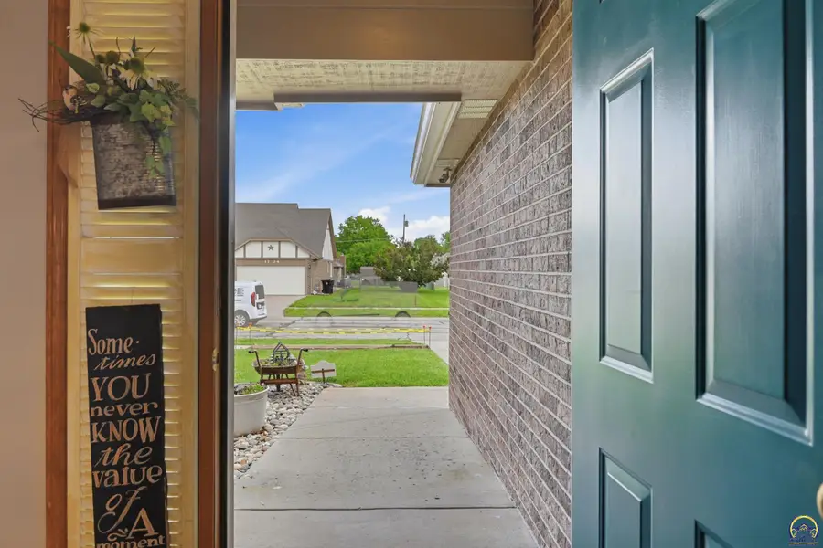 1711 SE 43rd Ter, Topeka, KS 66609 - #3